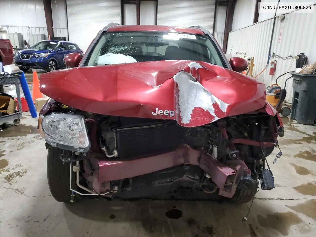 2016 Jeep Compass Latitude VIN: 1C4NJCEAXGD806825 Lot: 53179625