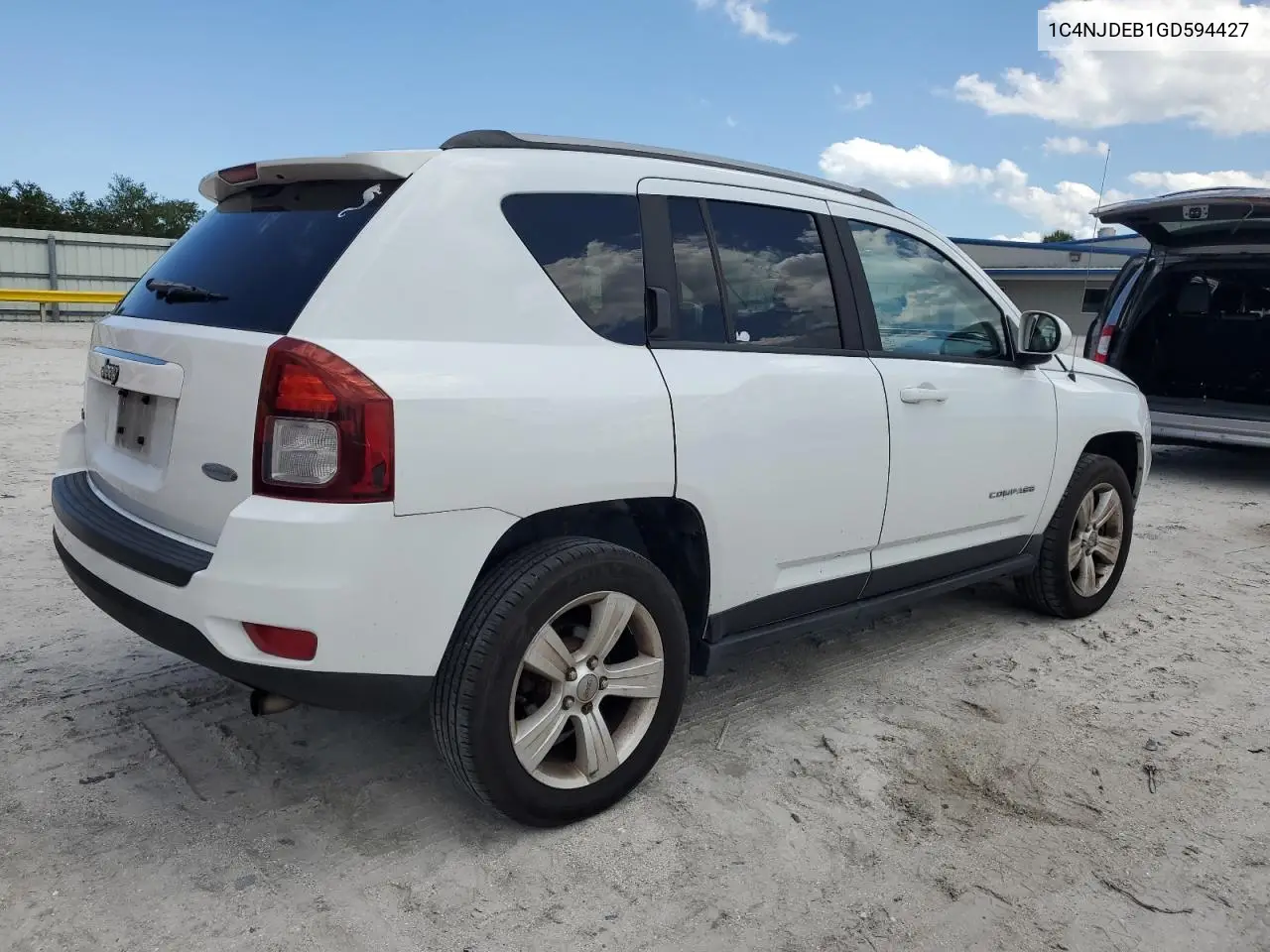 2016 Jeep Compass Latitude VIN: 1C4NJDEB1GD594427 Lot: 56832605