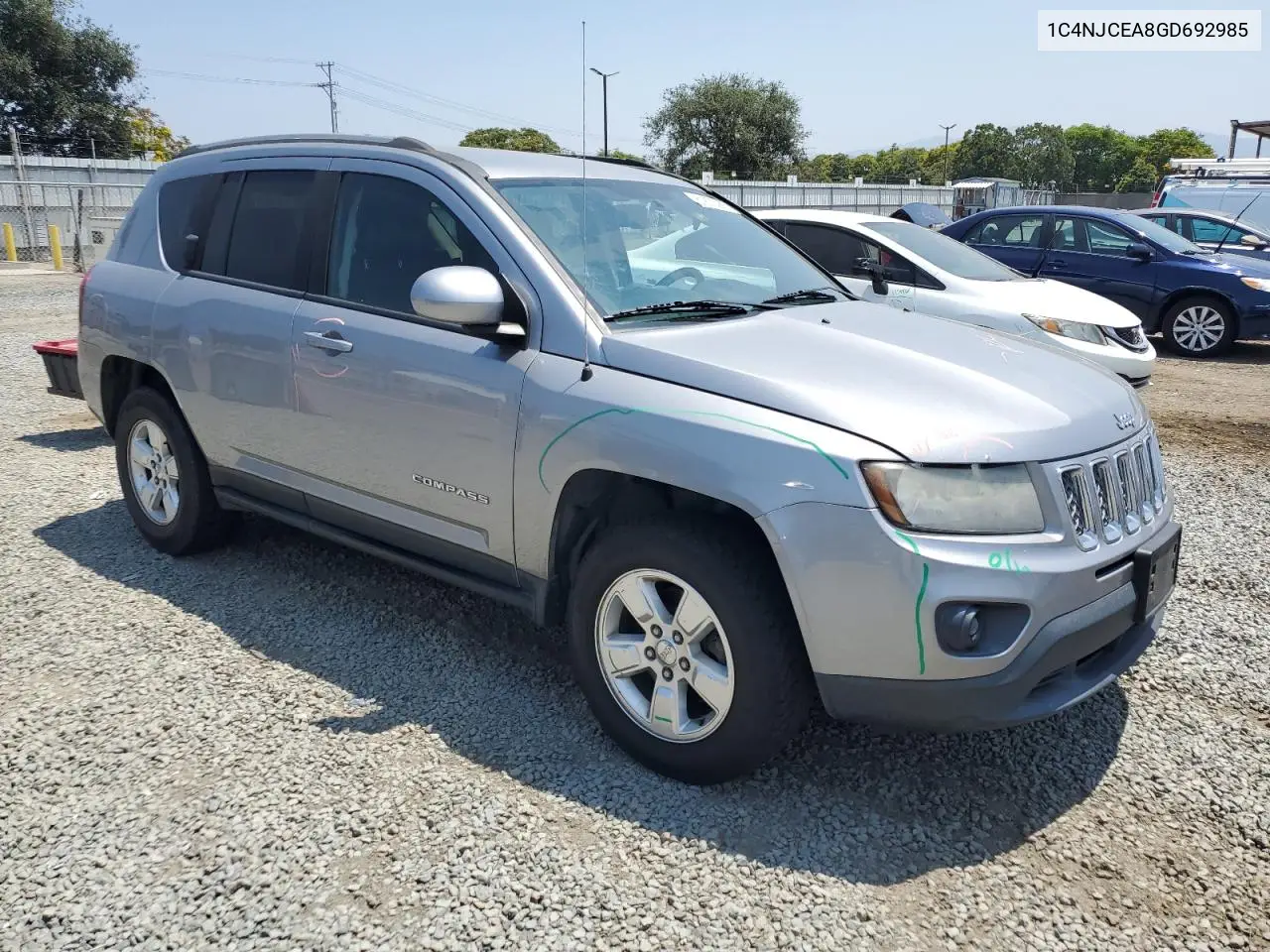 2016 Jeep Compass Latitude VIN: 1C4NJCEA8GD692985 Lot: 61872985