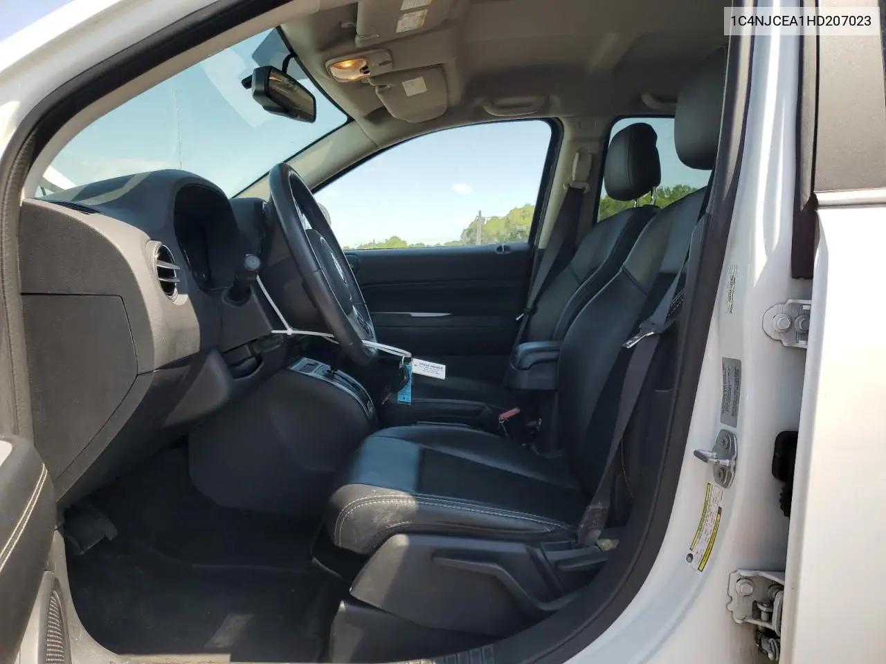 2017 Jeep Compass Latitude VIN: 1C4NJCEA1HD207023 Lot: 56398365