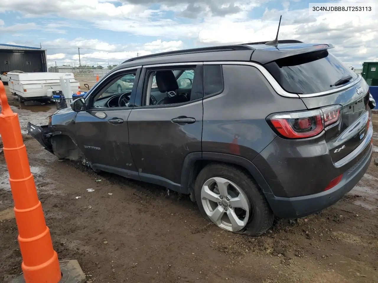 2018 Jeep Compass Latitude VIN: 3C4NJDBB8JT253113 Lot: 59059225