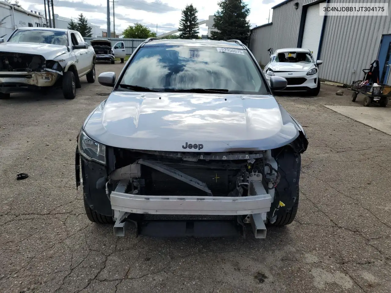 2018 Jeep Compass Latitude VIN: 3C4NJDBB1JT304175 Lot: 62950075