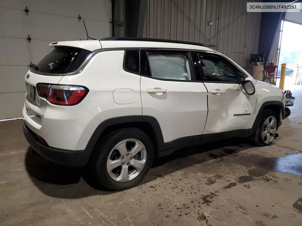 2018 Jeep Compass Latitude VIN: 3C4NJDBB9JT492251 Lot: 63692595