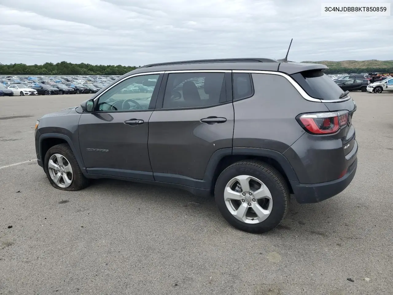 2019 Jeep Compass Latitude VIN: 3C4NJDBB8KT850859 Lot: 62680455