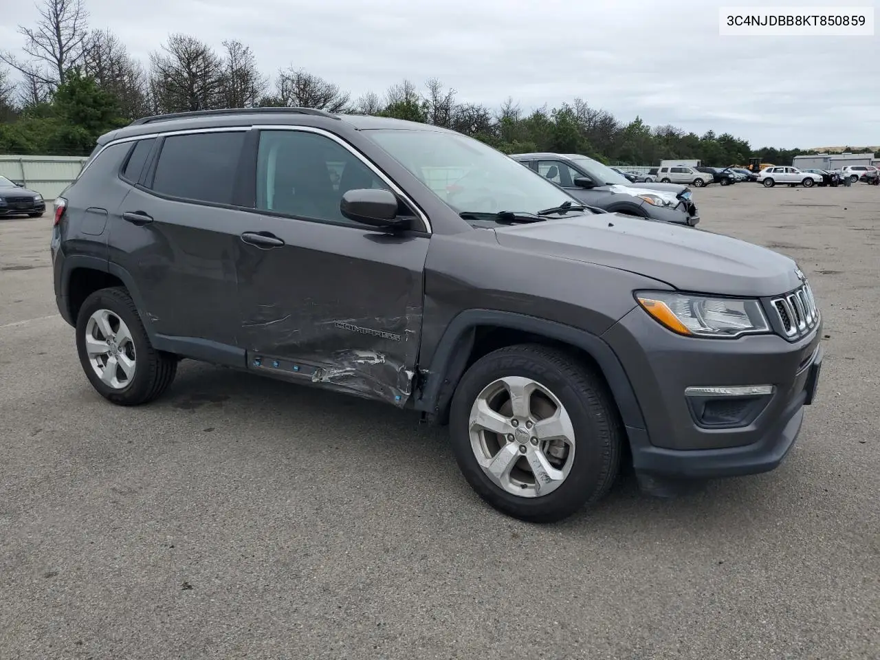 2019 Jeep Compass Latitude VIN: 3C4NJDBB8KT850859 Lot: 62680455