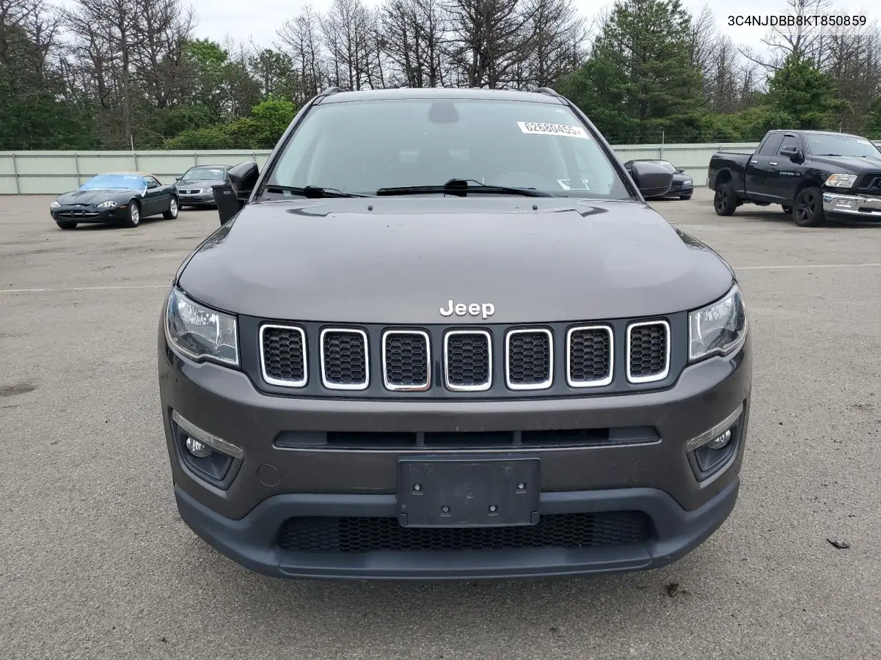 2019 Jeep Compass Latitude VIN: 3C4NJDBB8KT850859 Lot: 62680455