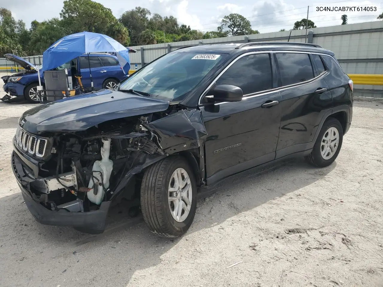 2019 Jeep Compass Sport VIN: 3C4NJCAB7KT614053 Lot: 62683925