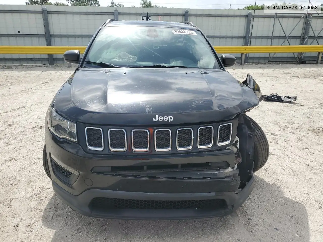 2019 Jeep Compass Sport VIN: 3C4NJCAB7KT614053 Lot: 62683925