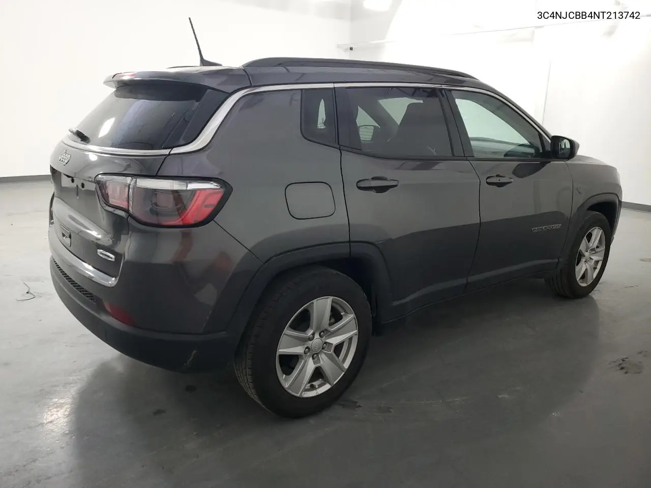2022 Jeep Compass Latitude VIN: 3C4NJCBB4NT213742 Lot: 56679525