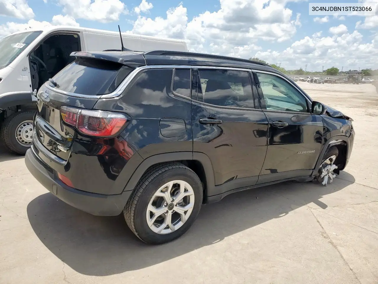 2025 Jeep Compass Latitude VIN: 3C4NJDBN1ST523066 Lot: 62210785