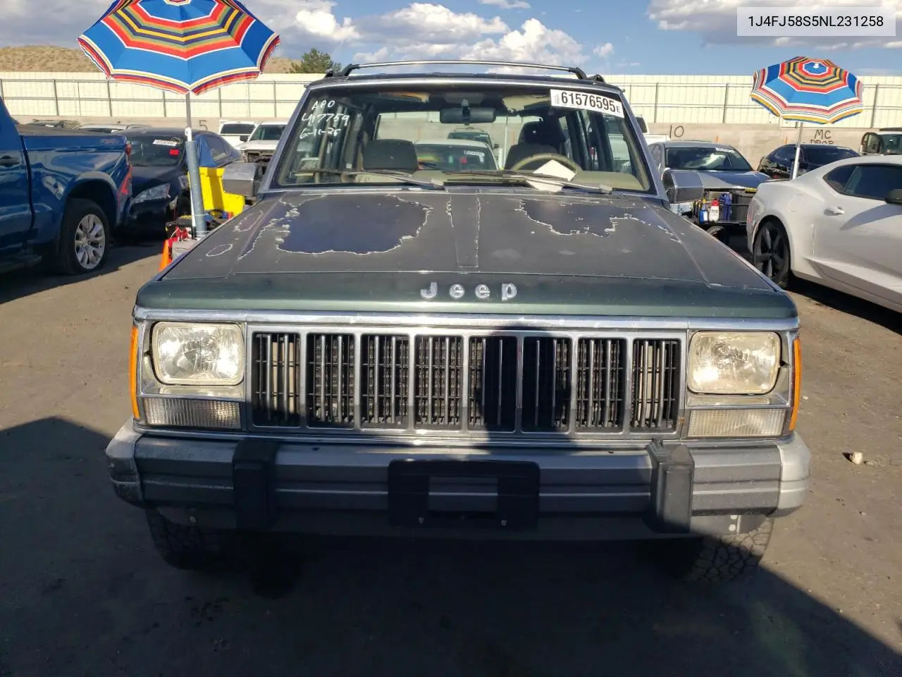 1992 Jeep Cherokee Laredo VIN: 1J4FJ58S5NL231258 Lot: 61576595