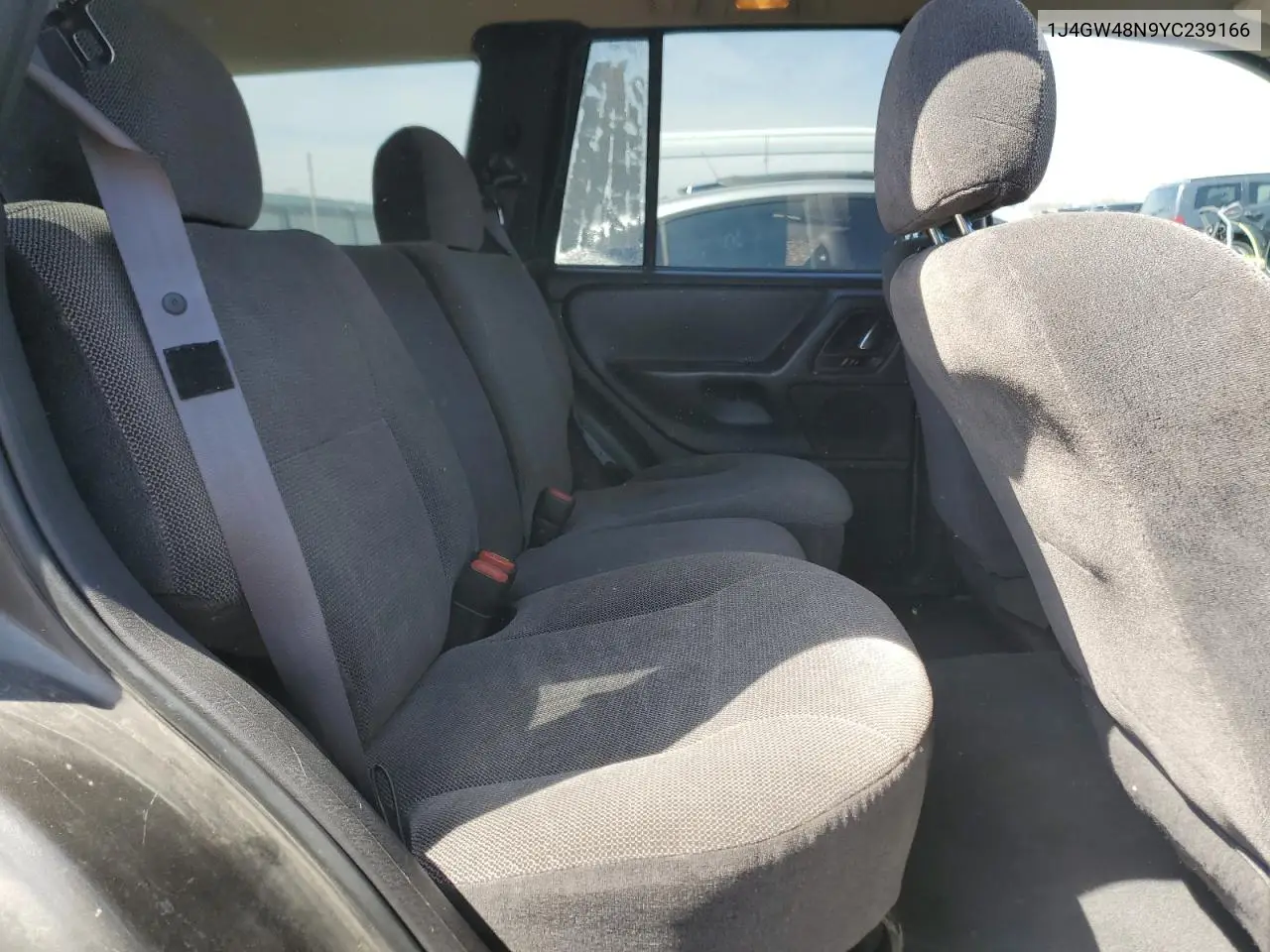 2000 Jeep Grand Cherokee Laredo VIN: 1J4GW48N9YC239166 Lot: 53321135