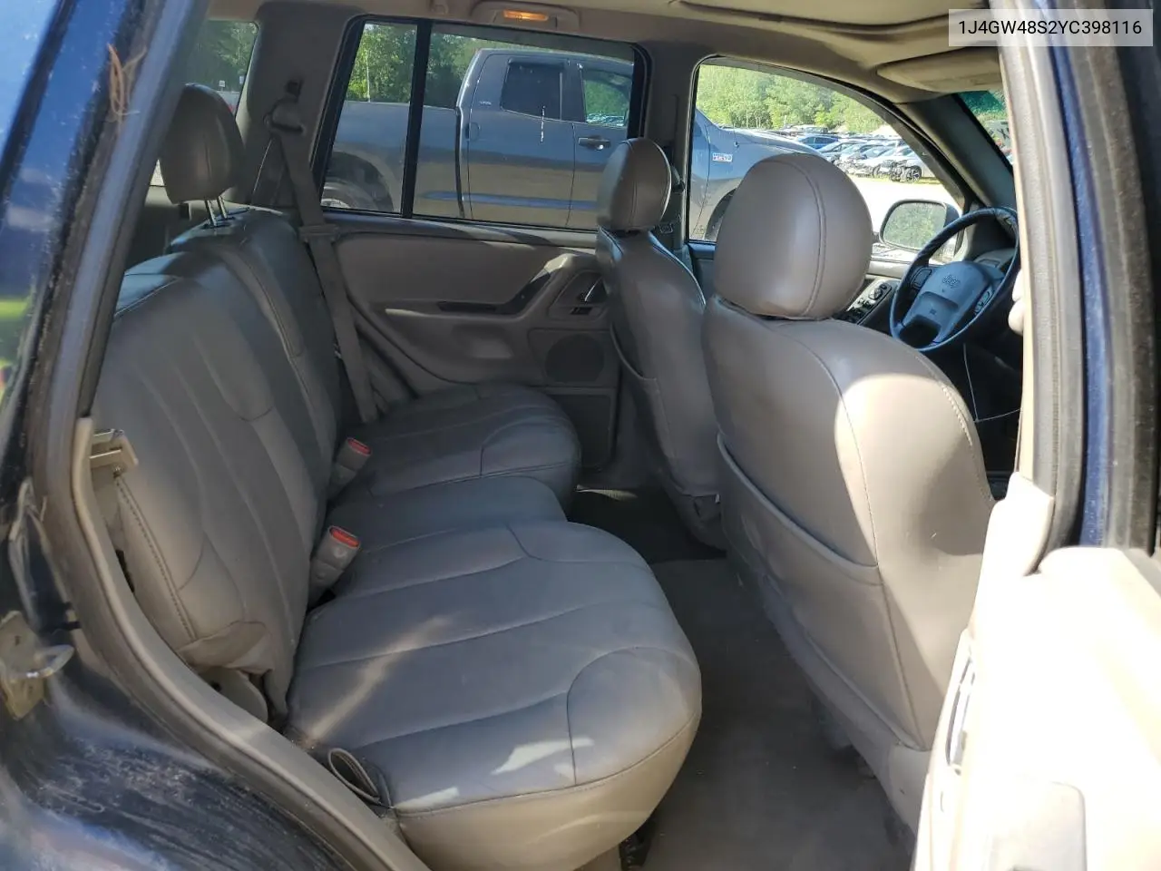 2000 Jeep Grand Cherokee Laredo VIN: 1J4GW48S2YC398116 Lot: 61828385