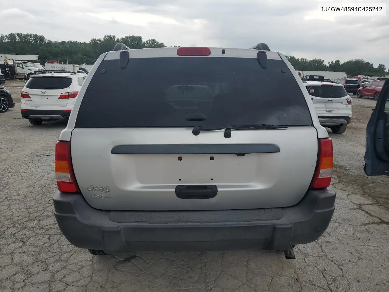 2004 Jeep Grand Cherokee Laredo VIN: 1J4GW48S94C425242 Lot: 63118015