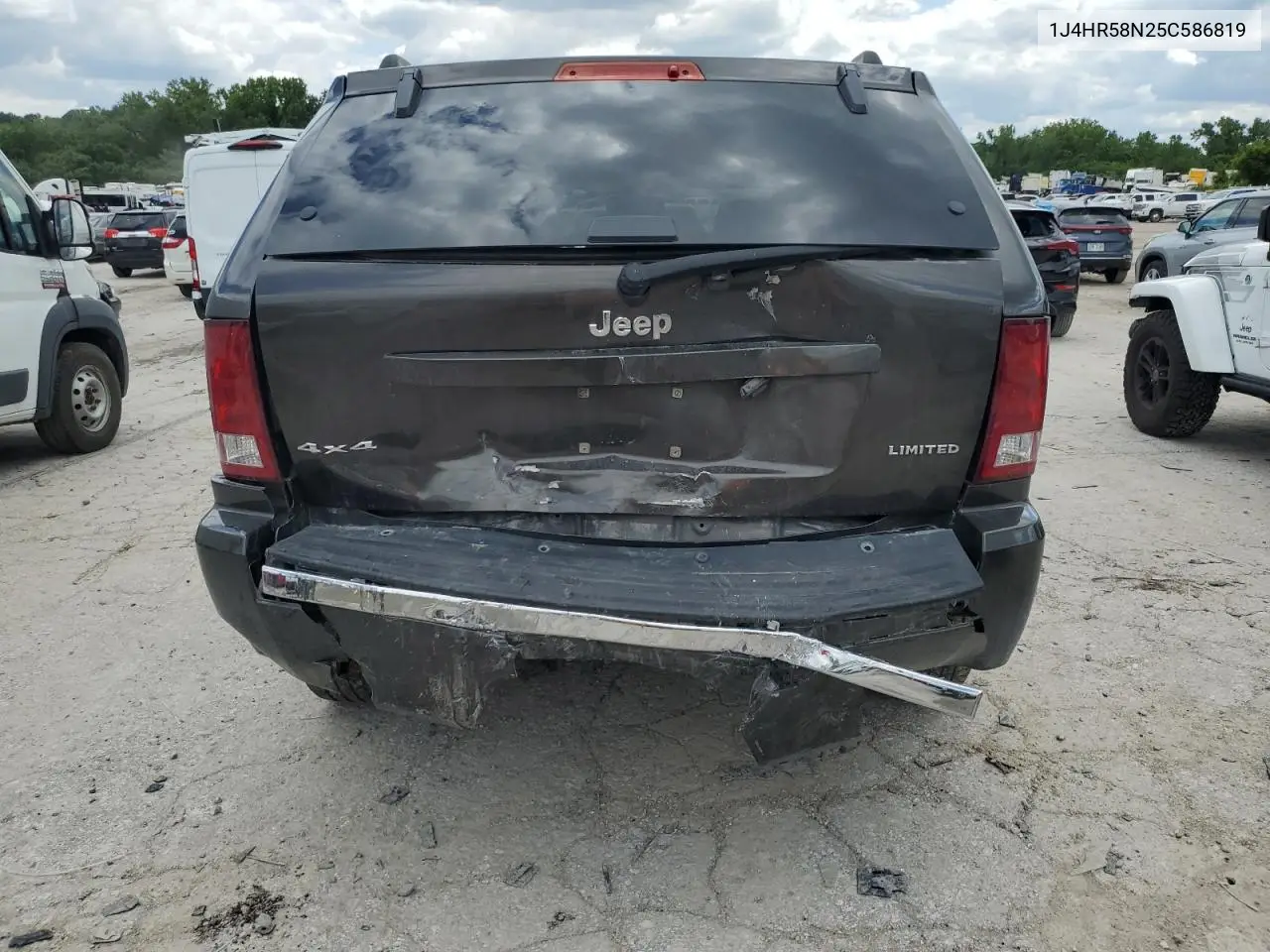 2005 Jeep Grand Cherokee Limited VIN: 1J4HR58N25C586819 Lot: 58513685