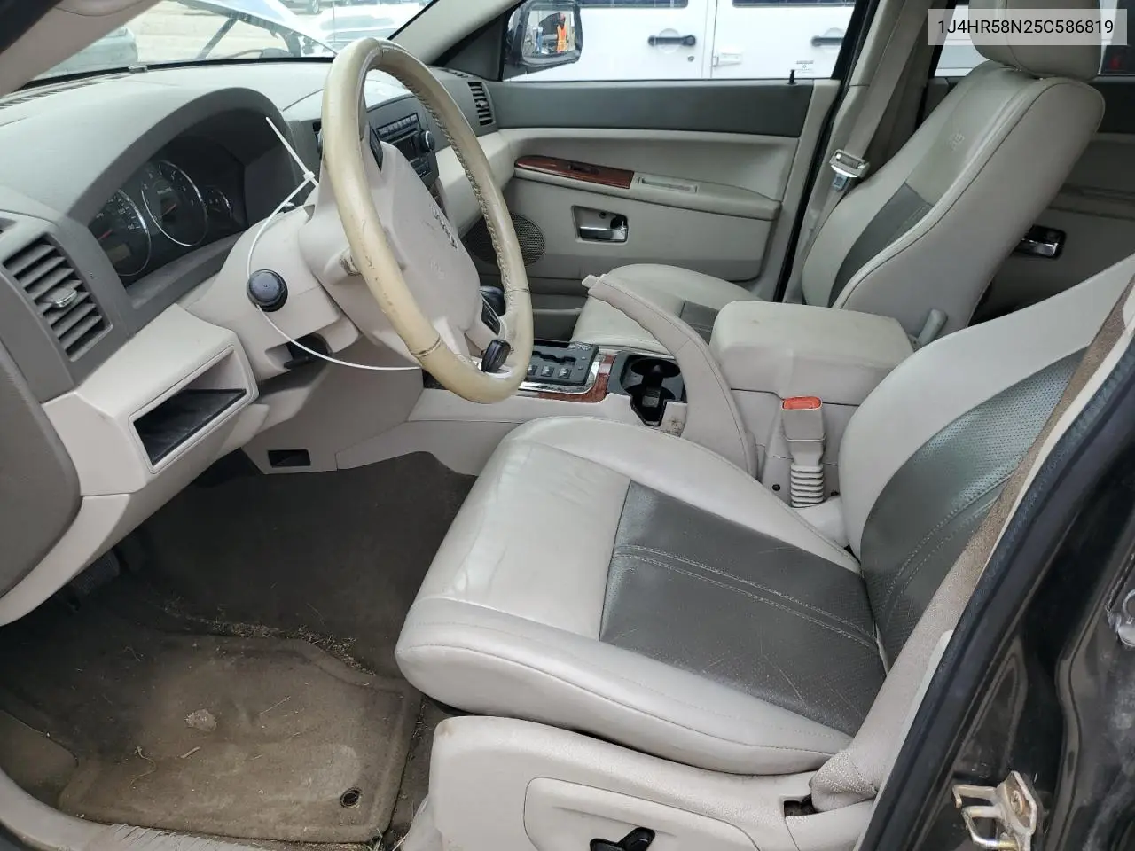 2005 Jeep Grand Cherokee Limited VIN: 1J4HR58N25C586819 Lot: 58513685