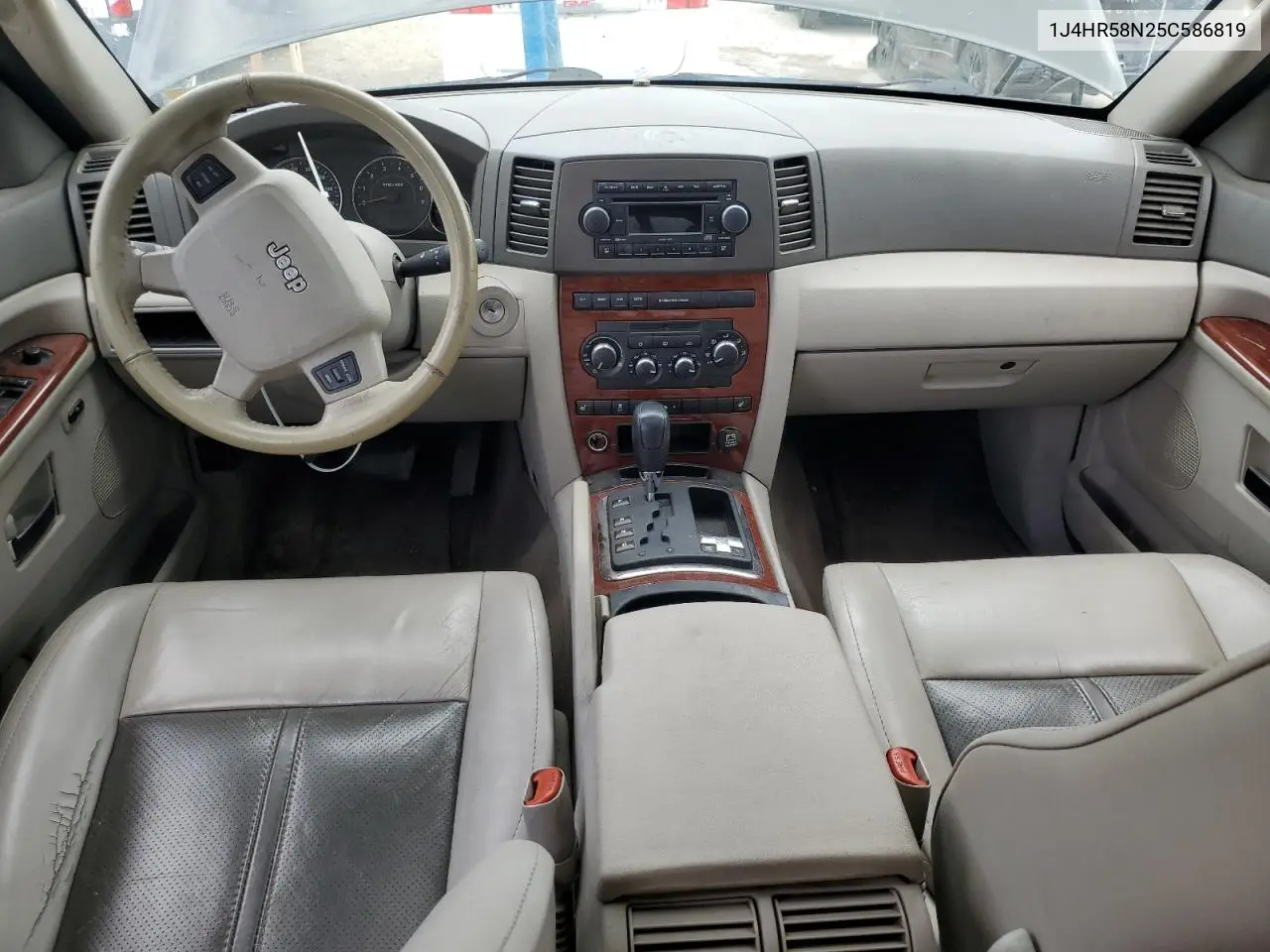 2005 Jeep Grand Cherokee Limited VIN: 1J4HR58N25C586819 Lot: 58513685