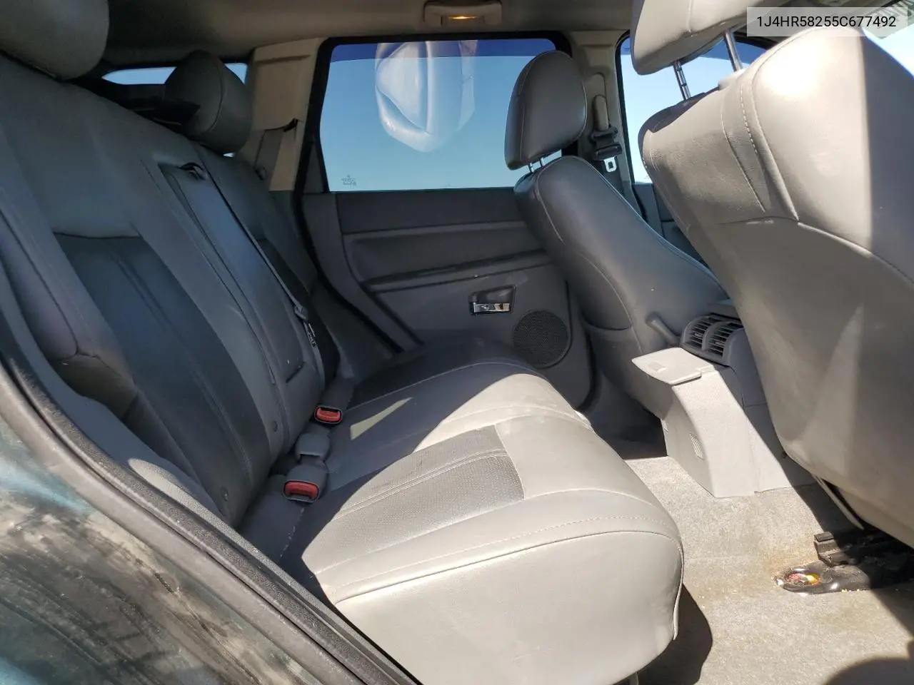 2005 Jeep Grand Cherokee Limited VIN: 1J4HR58255C677492 Lot: 65714045