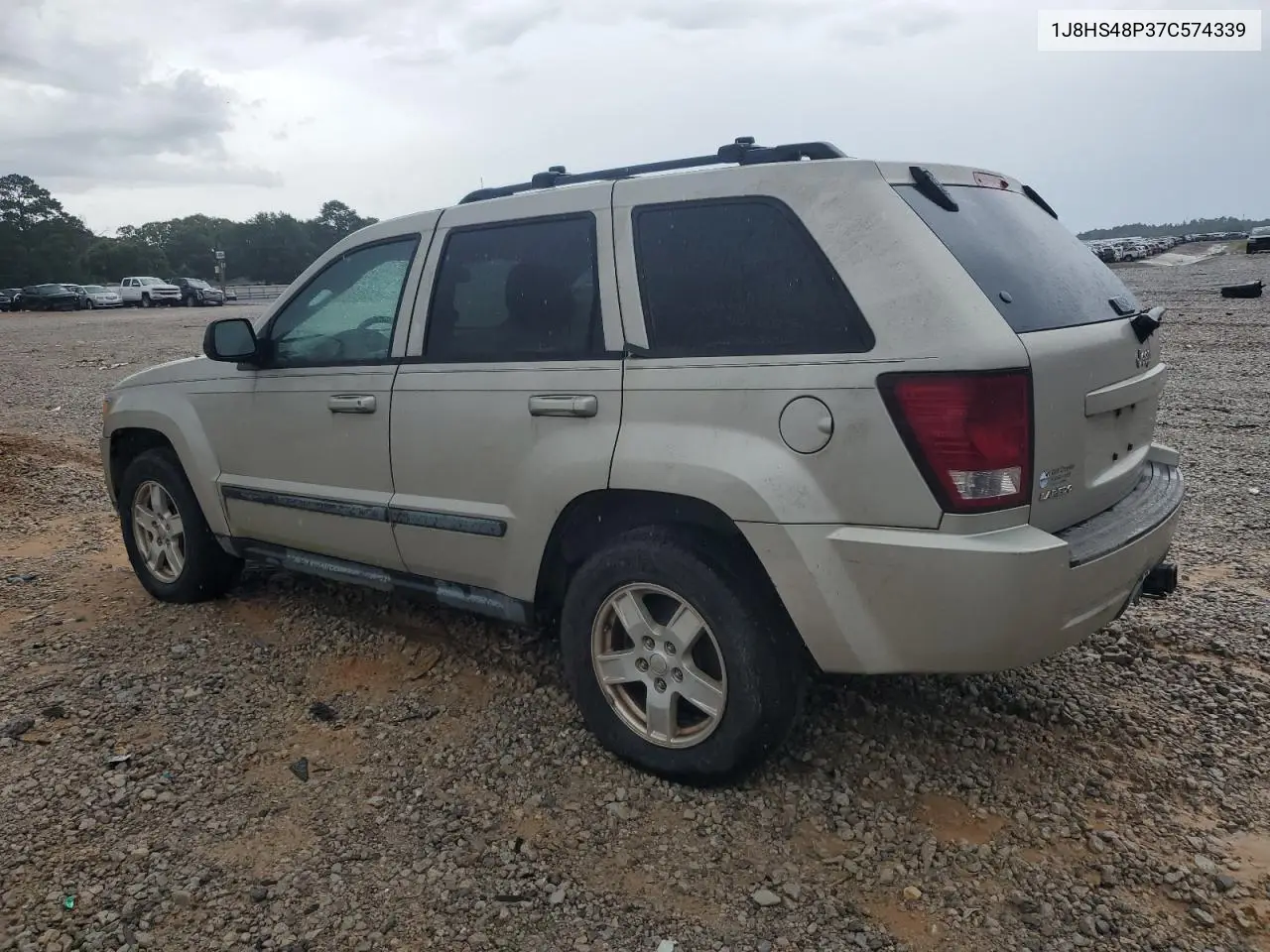 2007 Jeep Grand Cherokee Laredo VIN: 1J8HS48P37C574339 Lot: 63134105
