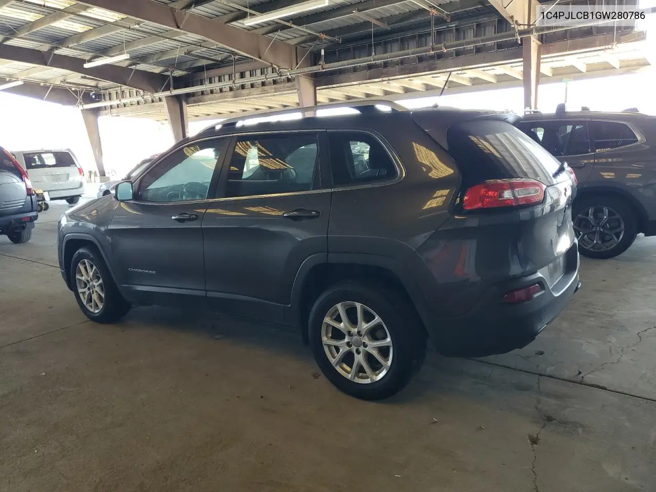 2016 Jeep Cherokee Latitude VIN: 1C4PJLCB1GW280786 Lot: 62599495