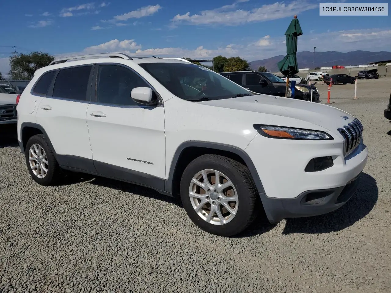 2016 Jeep Cherokee Latitude VIN: 1C4PJLCB3GW304456 Lot: 63316415