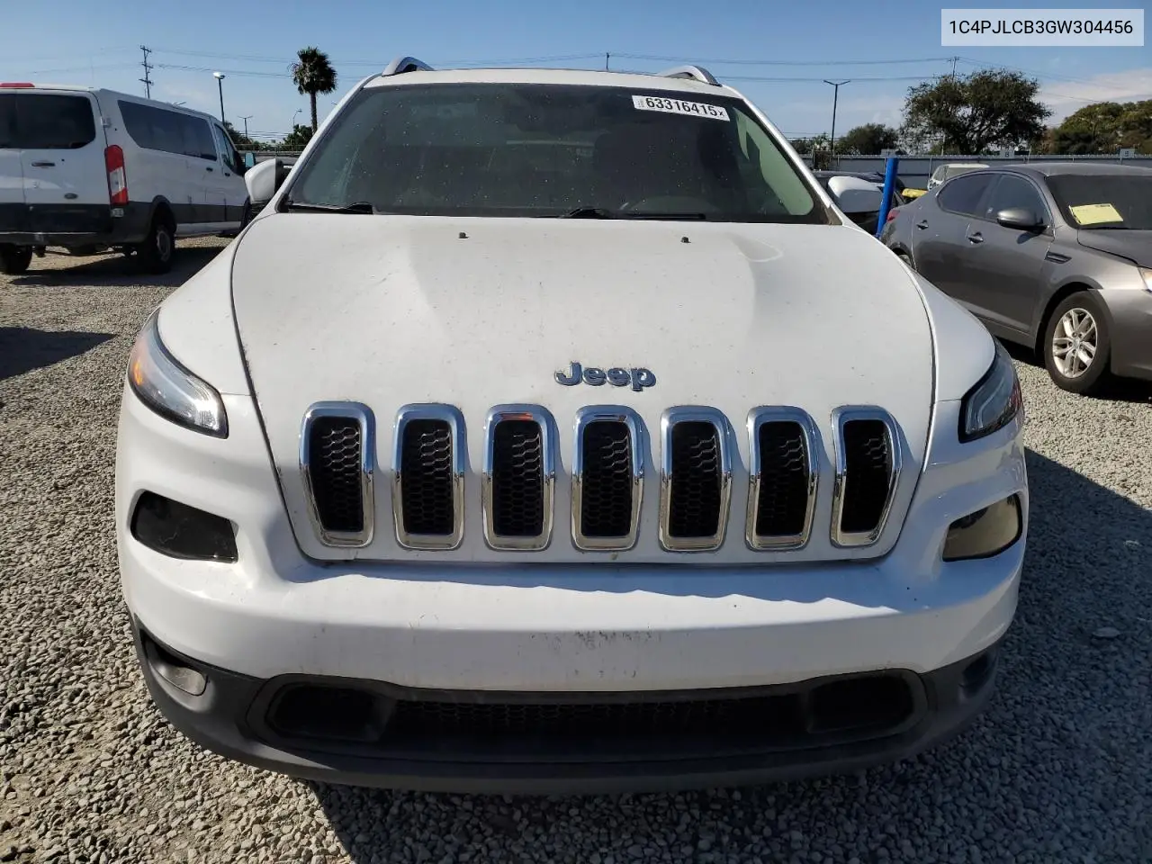 2016 Jeep Cherokee Latitude VIN: 1C4PJLCB3GW304456 Lot: 63316415