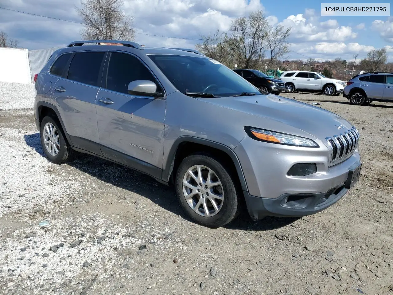 1c4pjlcb8hd221795 1C4PJLCB8HD221795 2017 Jeep Cherokee Latitude