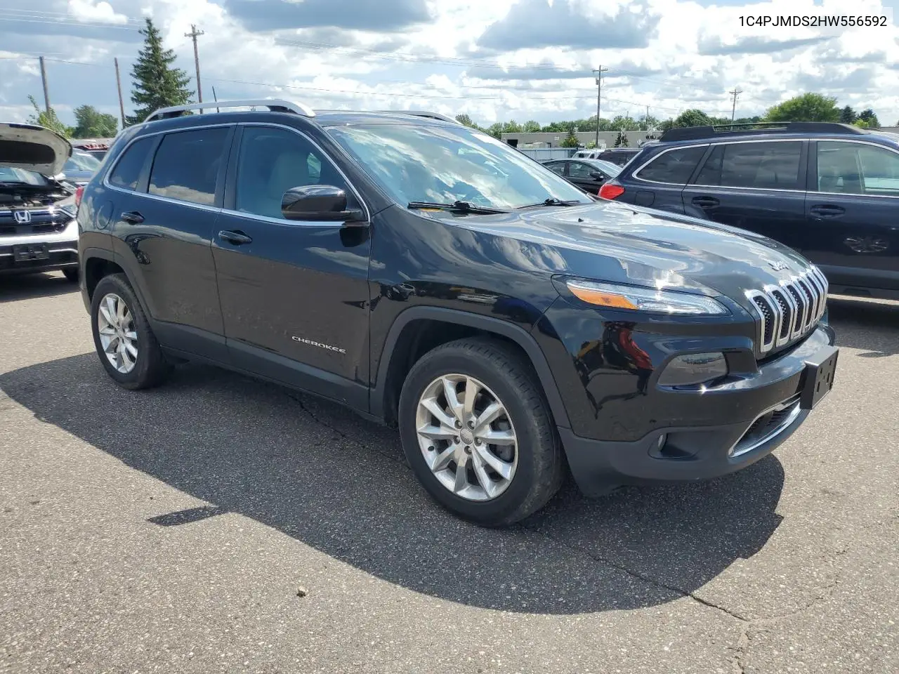 2017 Jeep Cherokee Limited VIN: 1C4PJMDS2HW556592 Lot: 62350685
