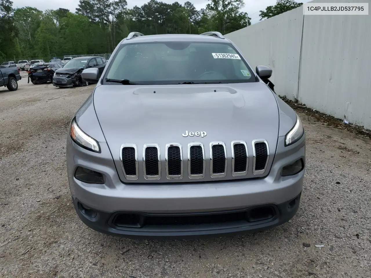 2018 Jeep Cherokee Latitude Plus VIN: 1C4PJLLB2JD537795 Lot: 51362945