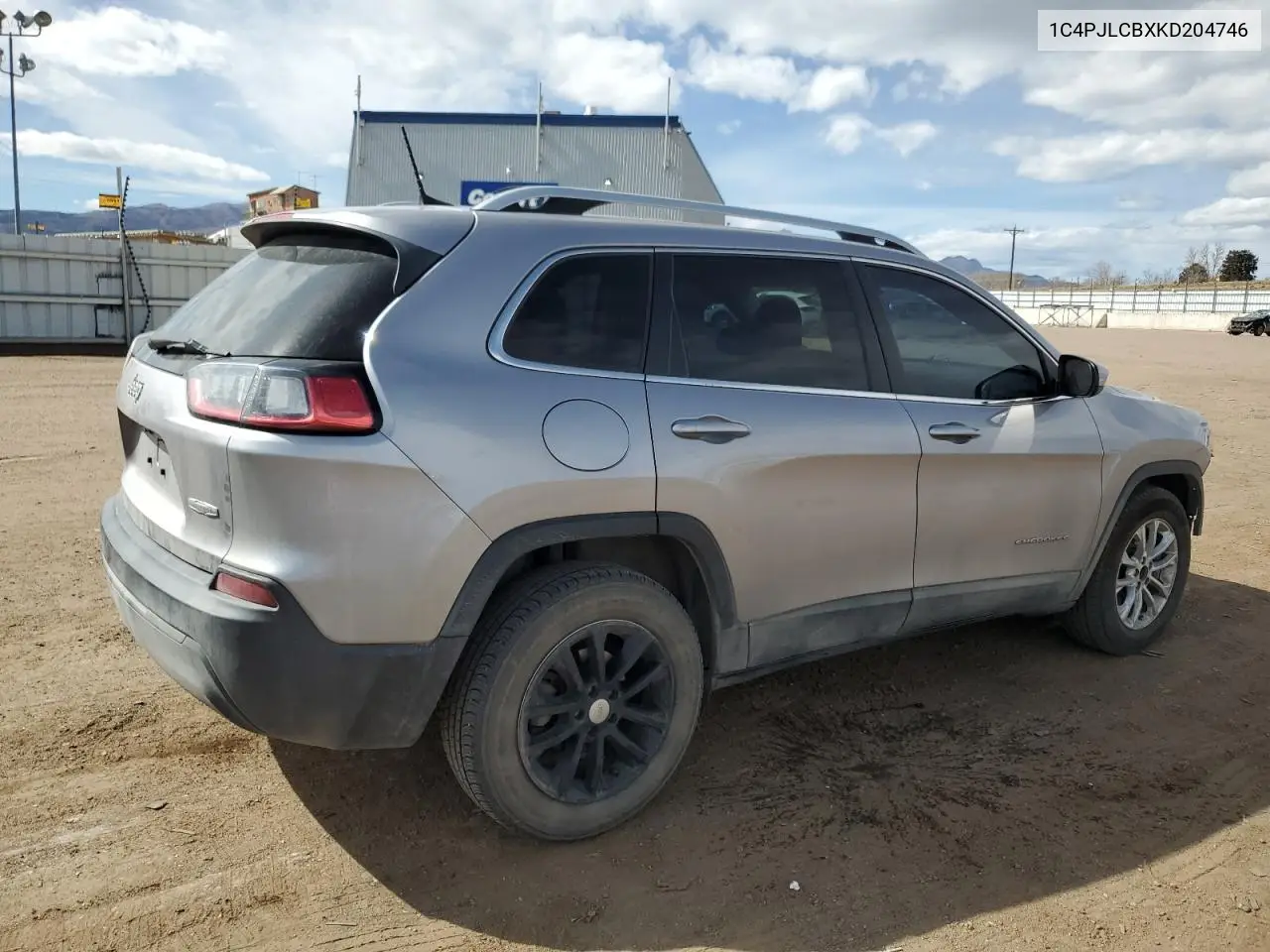 2019 Jeep Cherokee Latitude VIN: 1C4PJLCBXKD204746 Lot: 50268185