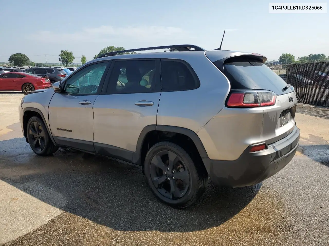2019 Jeep Cherokee Latitude Plus VIN: 1C4PJLLB1KD325066 Lot: 60081065