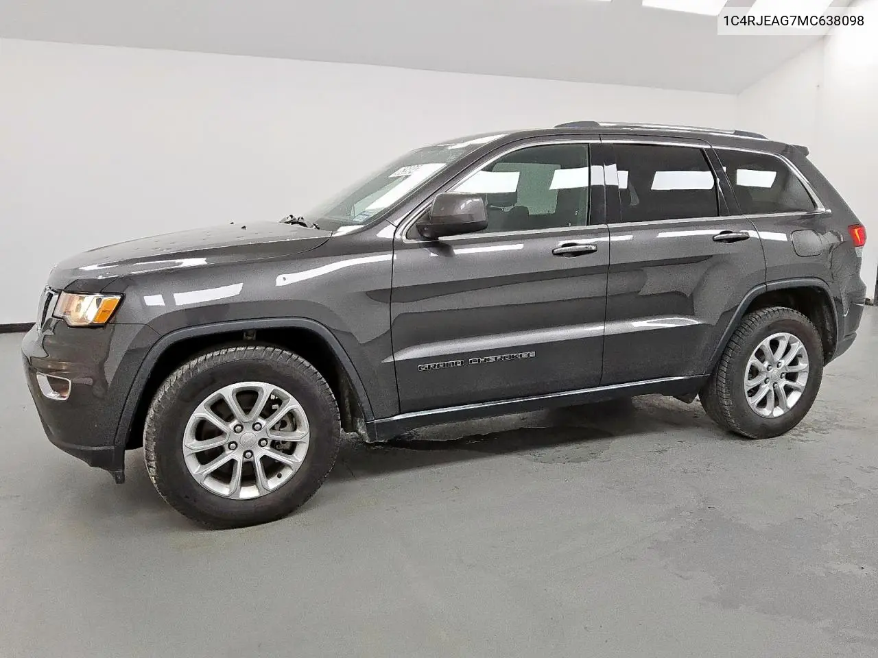 2021 Jeep Grand Cherokee Laredo VIN: 1C4RJEAG7MC638098 Lot: 63984295