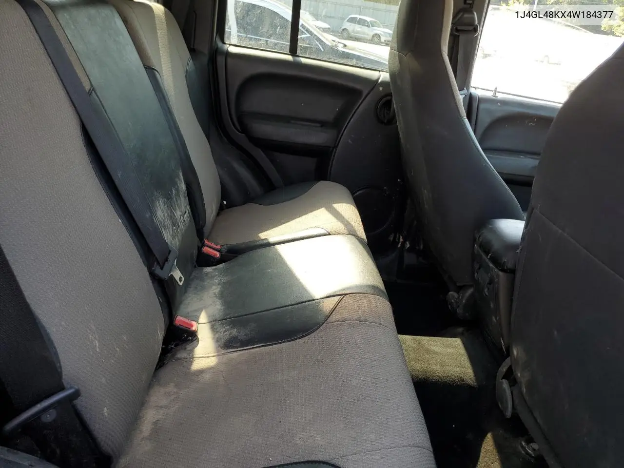 2004 Jeep Liberty Sport VIN: 1J4GL48KX4W184377 Lot: 62141355