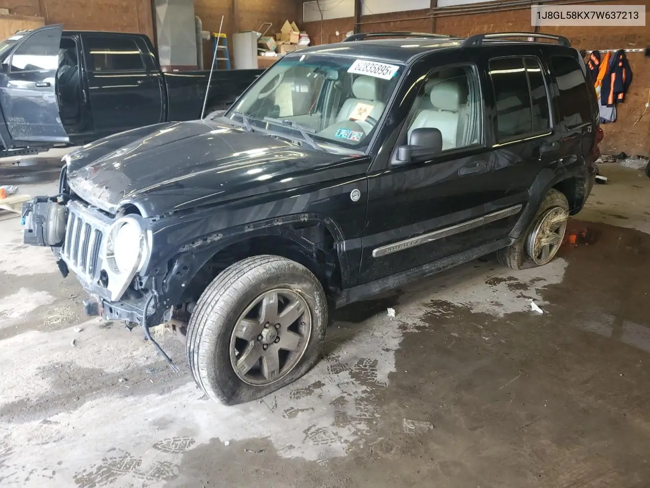 2007 Jeep Liberty Limited VIN: 1J8GL58KX7W637213 Lot: 62835895
