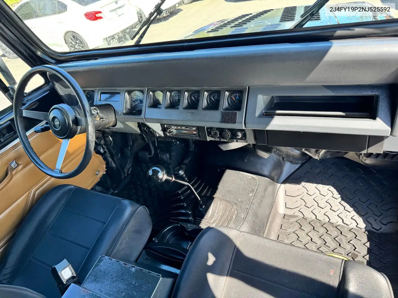1992 Jeep Wrangler / Yj S VIN: 2J4FY19P2NJ525592 Lot: 56413695