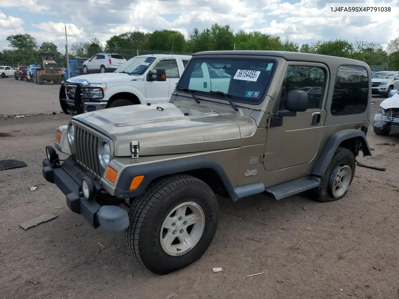 2004 Jeep Wrangler / Tj Sahara VIN: 1J4FA59SX4P791038 Lot: 56154455