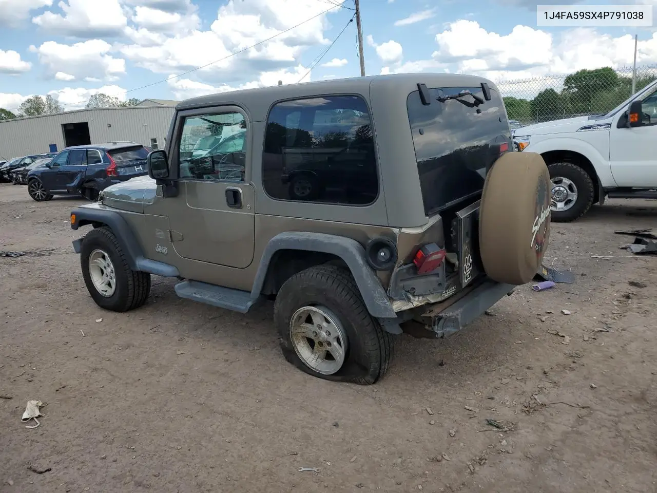 2004 Jeep Wrangler / Tj Sahara VIN: 1J4FA59SX4P791038 Lot: 56154455