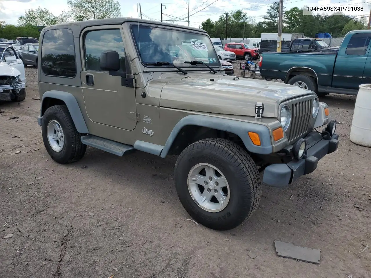 2004 Jeep Wrangler / Tj Sahara VIN: 1J4FA59SX4P791038 Lot: 56154455