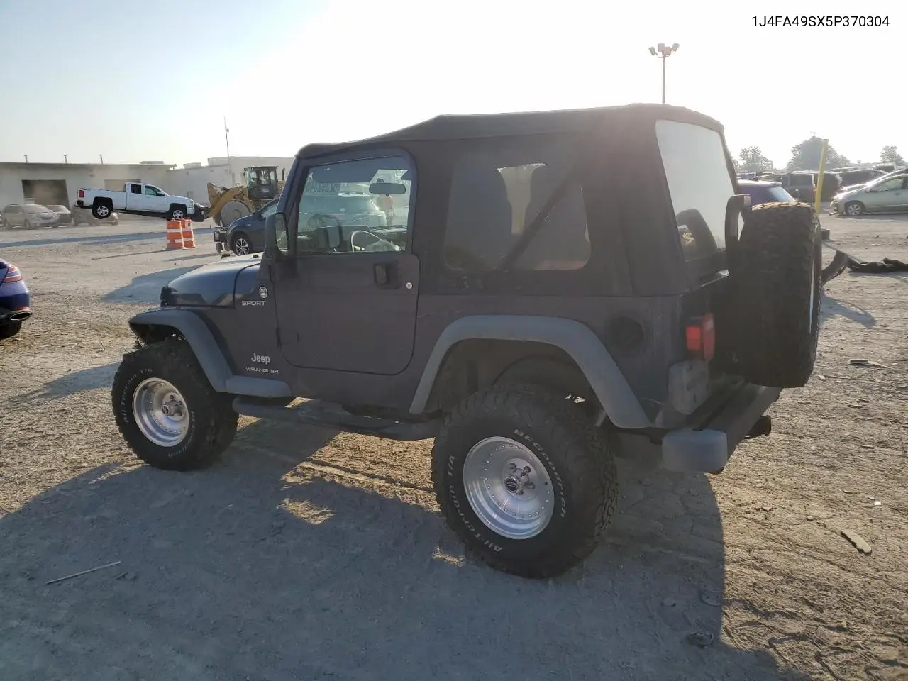 2005 Jeep Wrangler / Tj Sport VIN: 1J4FA49SX5P370304 Lot: 62392345