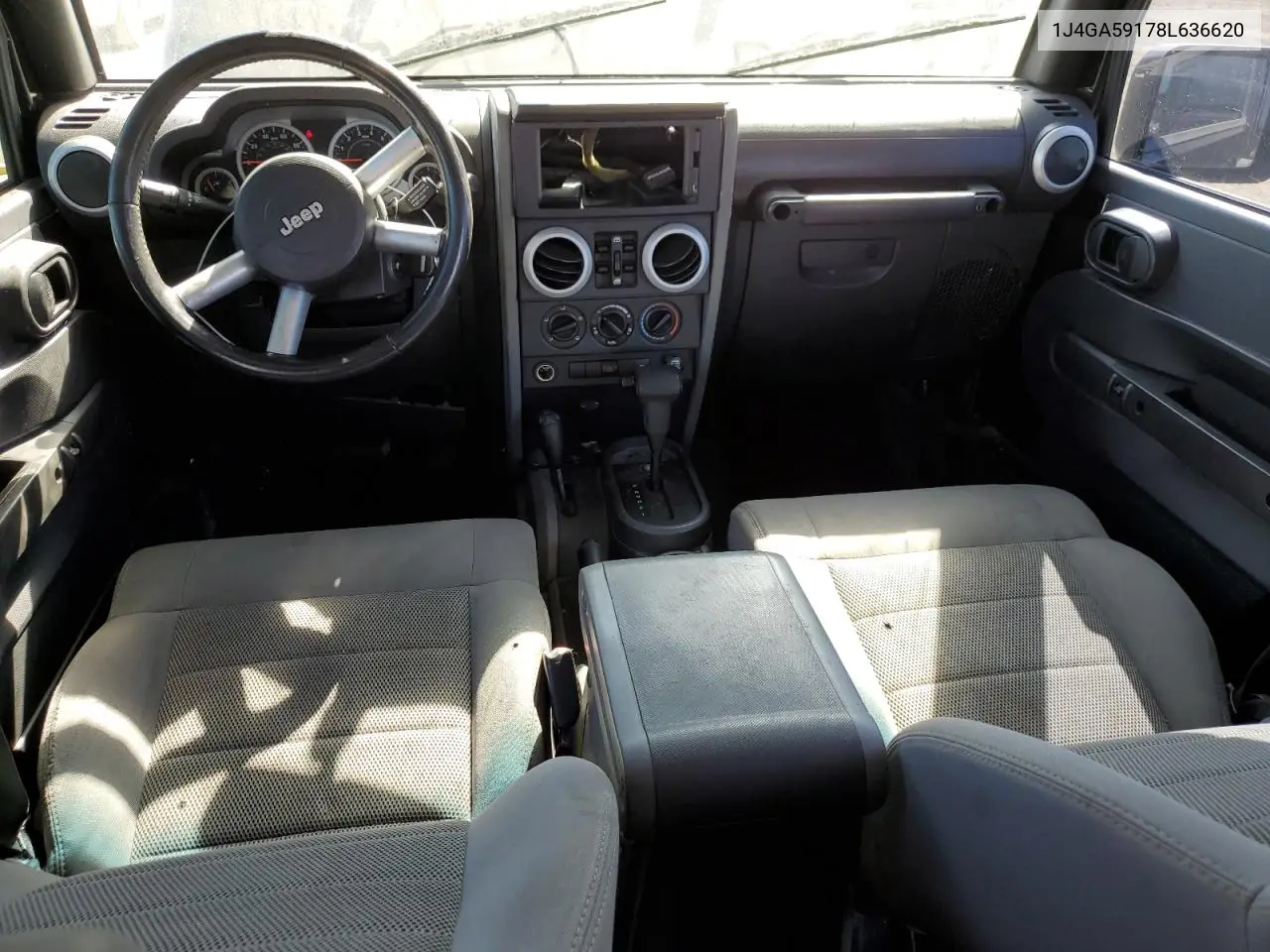 1J4GA59178L636620 2008 Jeep Wrangler Unlimited Sahara