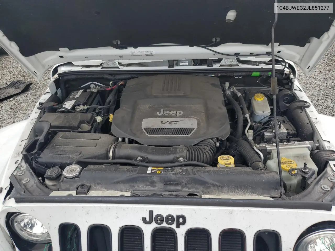 2018 Jeep Wrangler Unlimited Sahara VIN: 1C4BJWEG2JL851277 Lot: 63631645