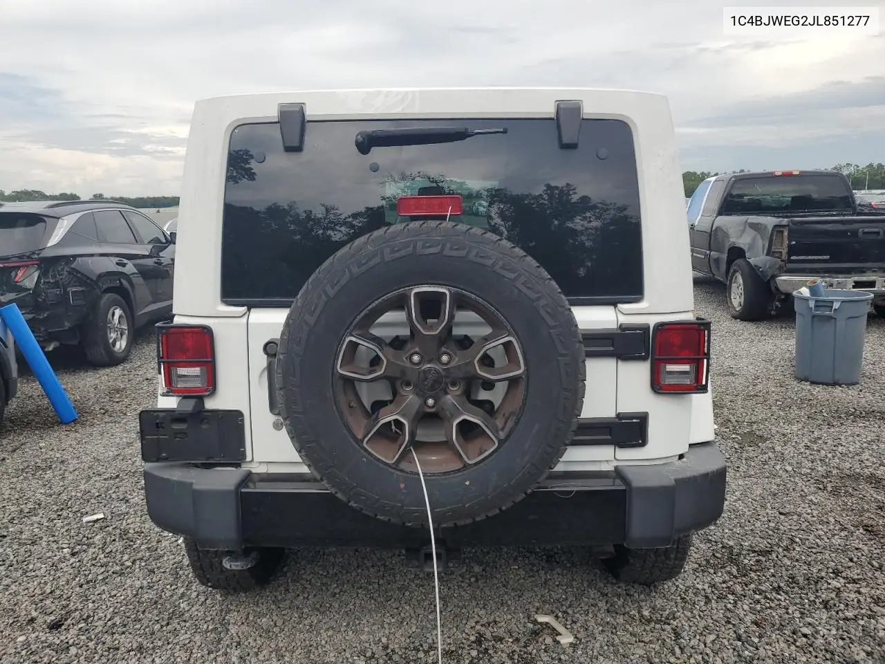 2018 Jeep Wrangler Unlimited Sahara VIN: 1C4BJWEG2JL851277 Lot: 63631645
