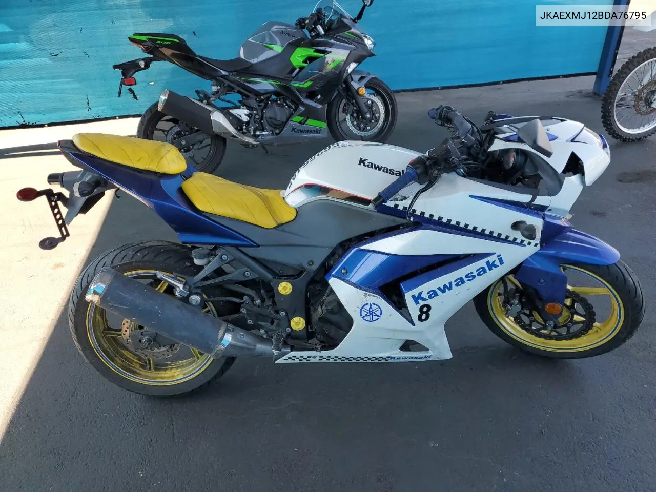 2011 Kawasaki Ex250 J VIN: JKAEXMJ12BDA76795 Lot: 56255485