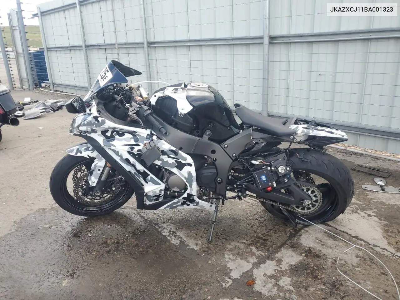 2011 Kawasaki Zx1000 J VIN: JKAZXCJ11BA001323 Lot: 58389425