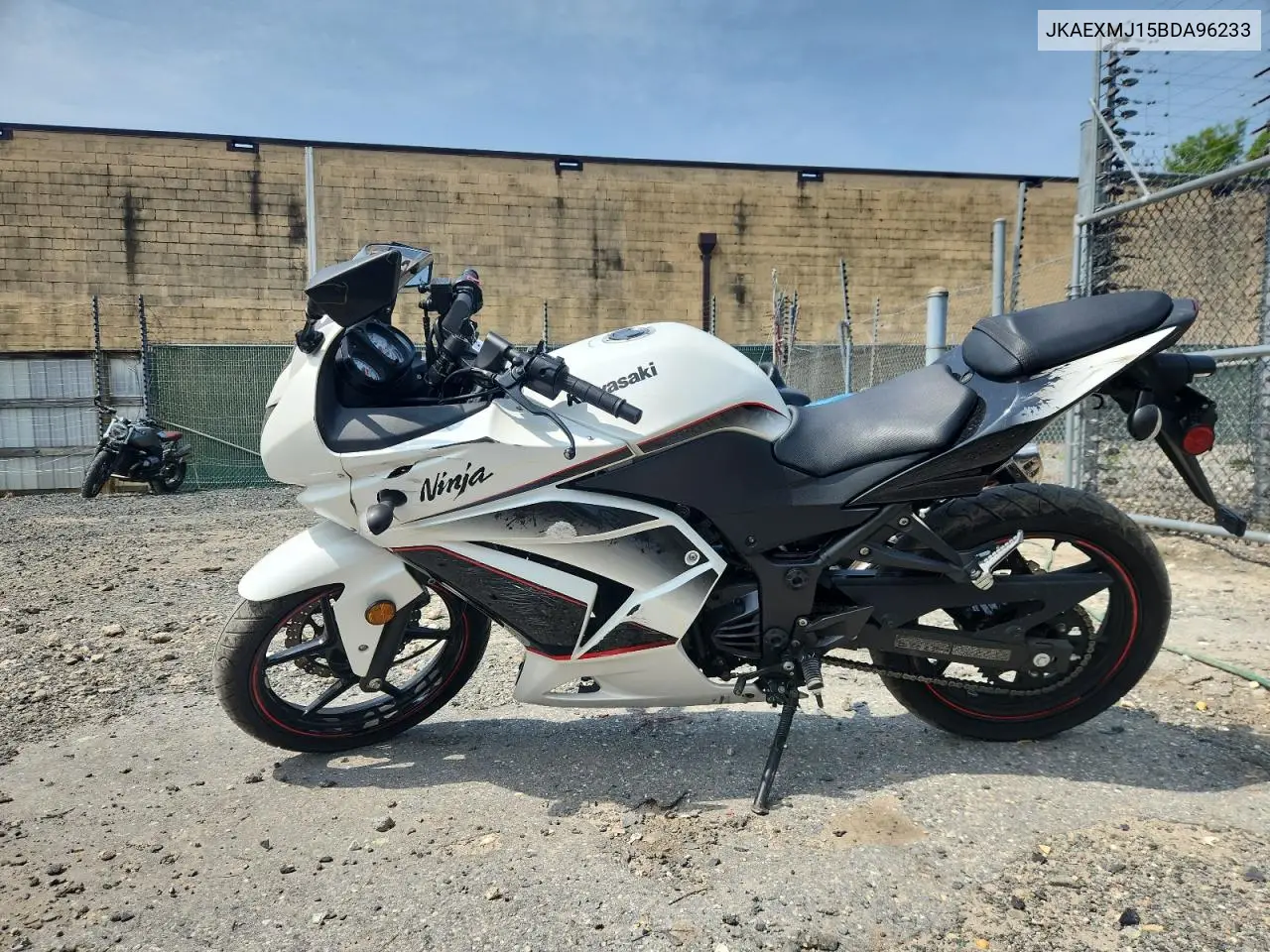 2011 Kawasaki Ex250 J VIN: JKAEXMJ15BDA96233 Lot: 60853015