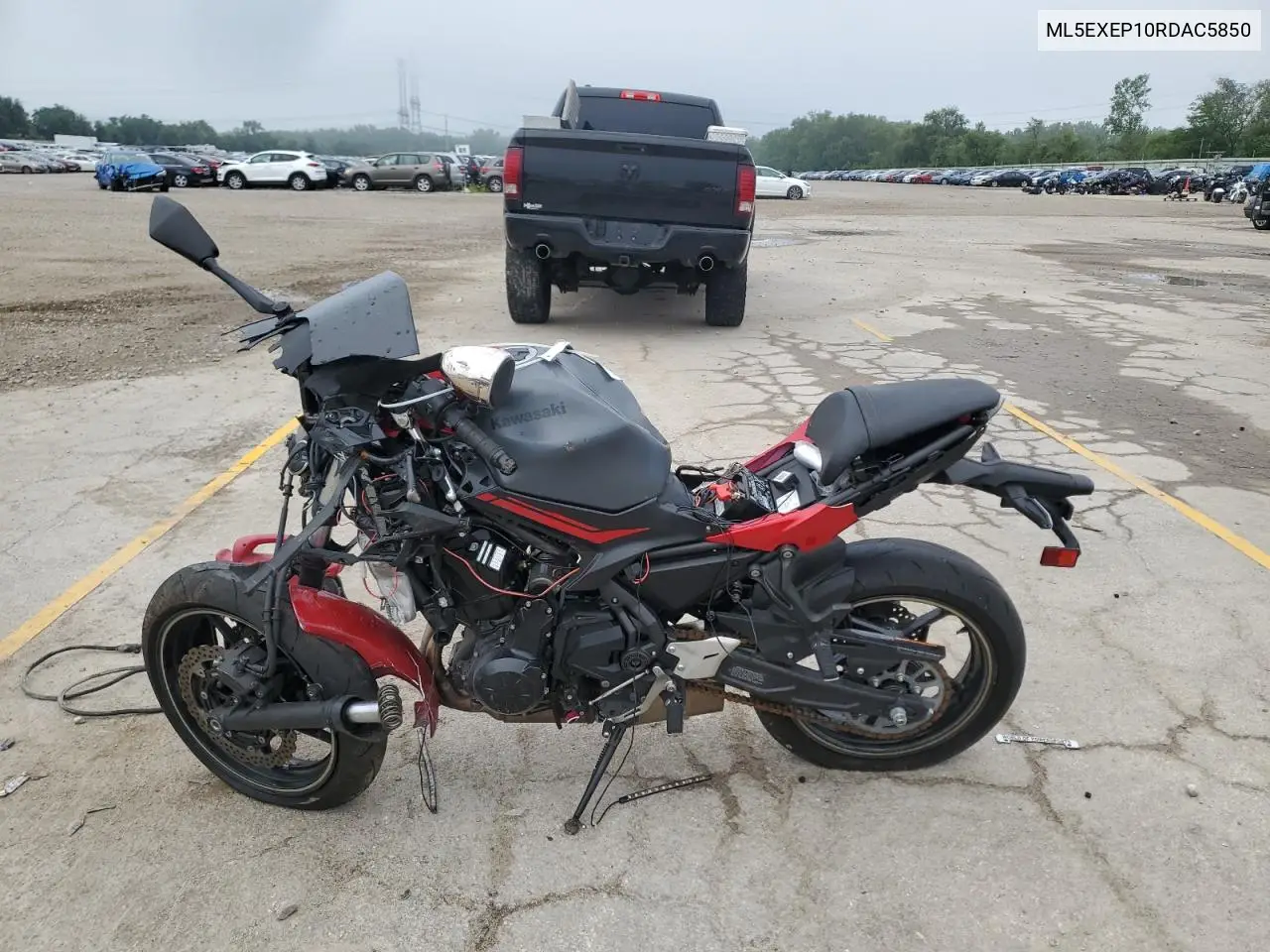 2024 Kawasaki Ex650 P VIN: ML5EXEP10RDAC5850 Lot: 64000635