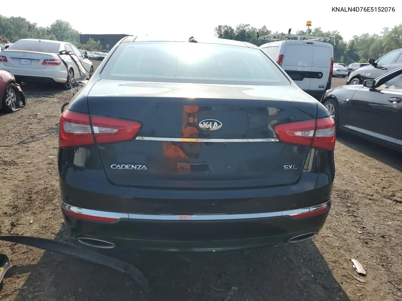 2014 Kia Cadenza Premium VIN: KNALN4D76E5152076 Lot: 60372095