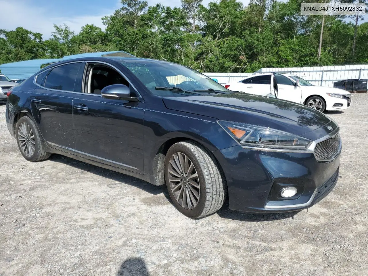 2017 Kia Cadenza Premium VIN: KNALC4J1XH5092832 Lot: 57102785