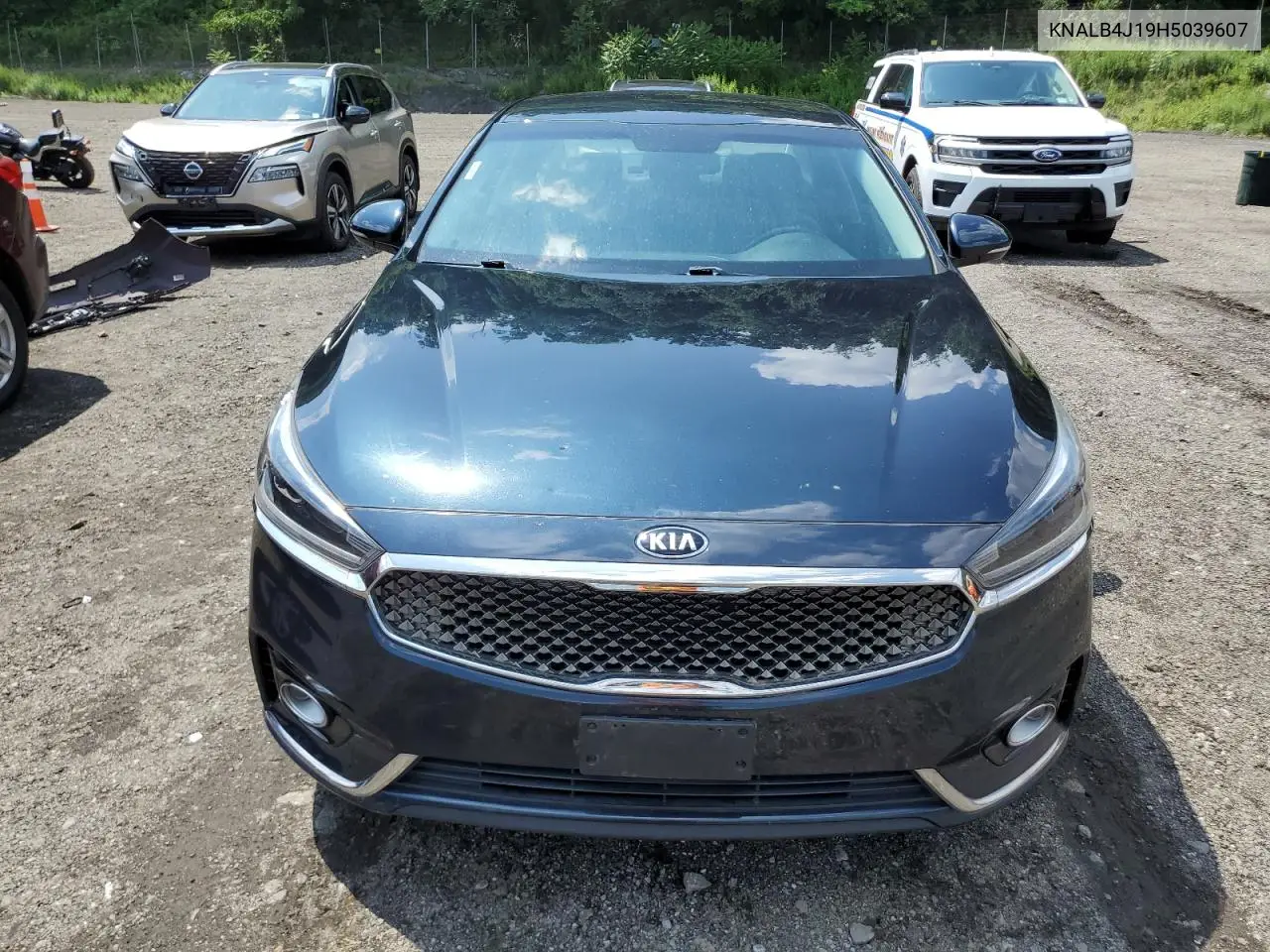 2017 Kia Cadenza Premium VIN: KNALB4J19H5039607 Lot: 63776515