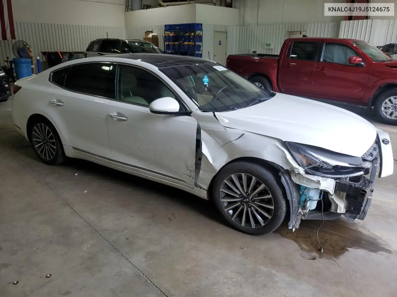 2018 Kia Cadenza Luxury VIN: KNALC4J19J5124675 Lot: 53628175